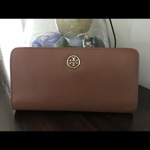 Tory Burch Robinson Wallet